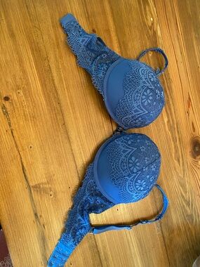 Victoria's Secret Blue Lace Push-Up Bra